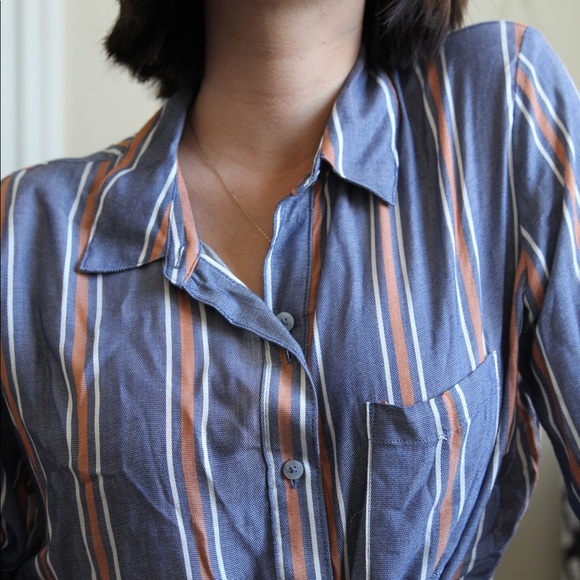 Funky Vintage-looking button-up - Picture 3 of 4